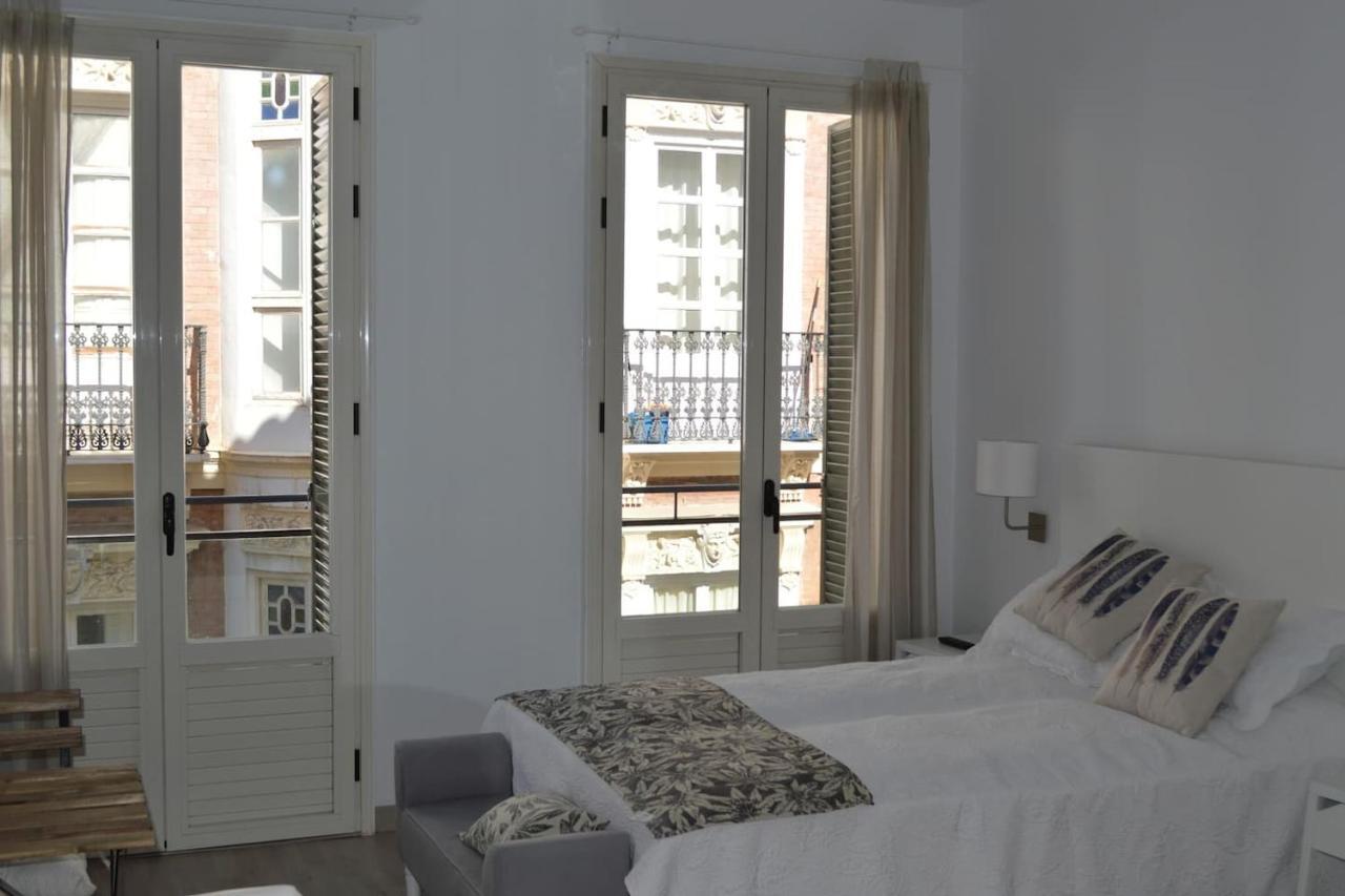 Modern Studio Flat Close To Plaza Merced Málaga Exterior foto